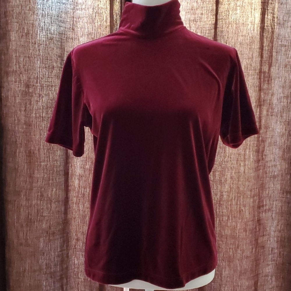 SUMMIT HILL WOMEN'S VELVET TOP SIZE M